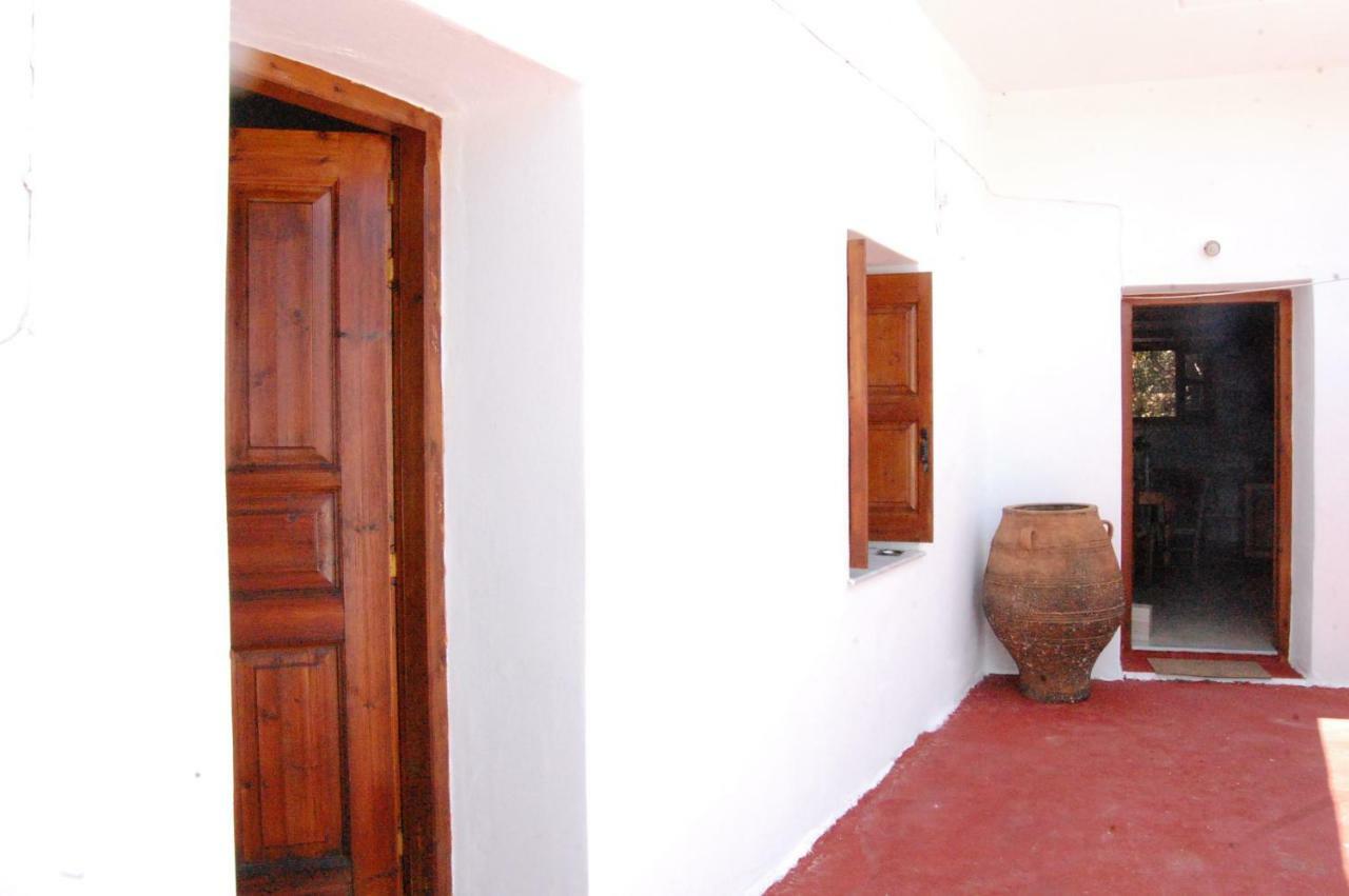 Вилла Old Winery House Колимварион Экстерьер фото